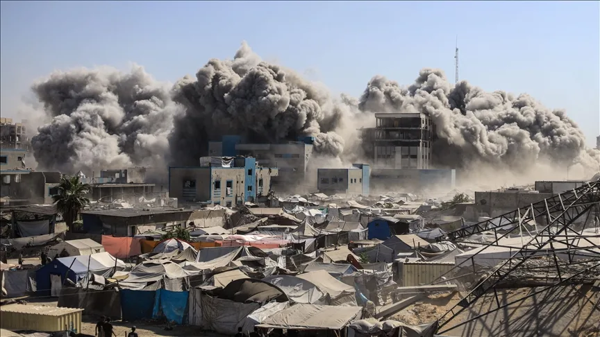 İsrail, işgal planını devreye soktuğu Gazze kentinde 360 noktaya saldırı düzenlediğini açıkladı