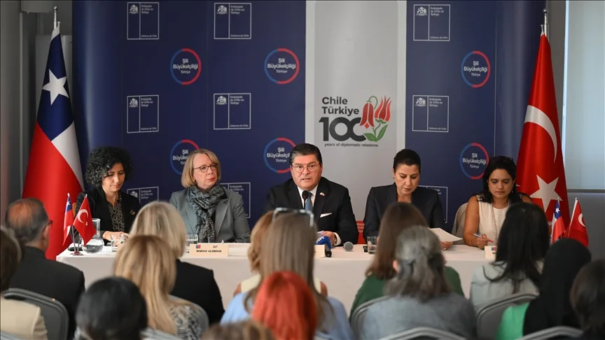Ankara’da “Kriz dönemlerinde kadınları ve çocukları korumak” konulu panel düzenlendi