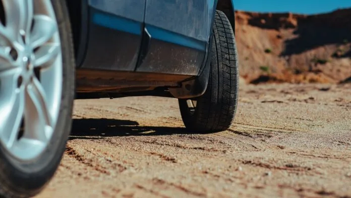 Plastik Kirliliğinin En Büyük Kaynaklarından Biri Pipetler ya da Poşetler Değil: Araç Lastikleri