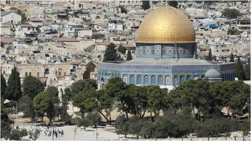 Fanatik Yahudiler, İbrani yeni yılında Mescid-i Aksa’ya baskın düzenledi