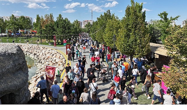 Tüm Lezzet Tutkunlarını  GastroFest’e Mutlu Anlar Yaşadılar.