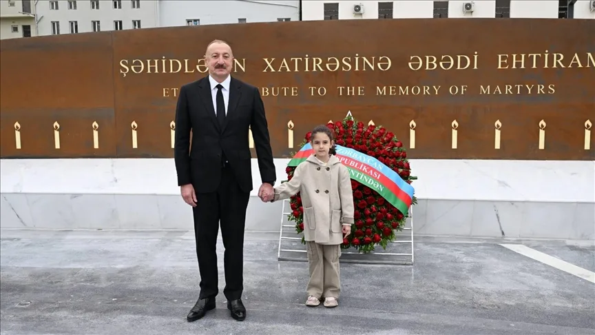 Azerbaycan, Gence’de Ermenistan’ın saldırısına hedef olan sivil alana anıt park inşa etti