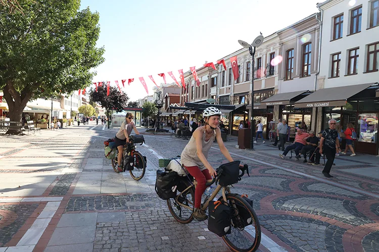 İsviçreli bisikletliler Türkiye turunu tamamladı