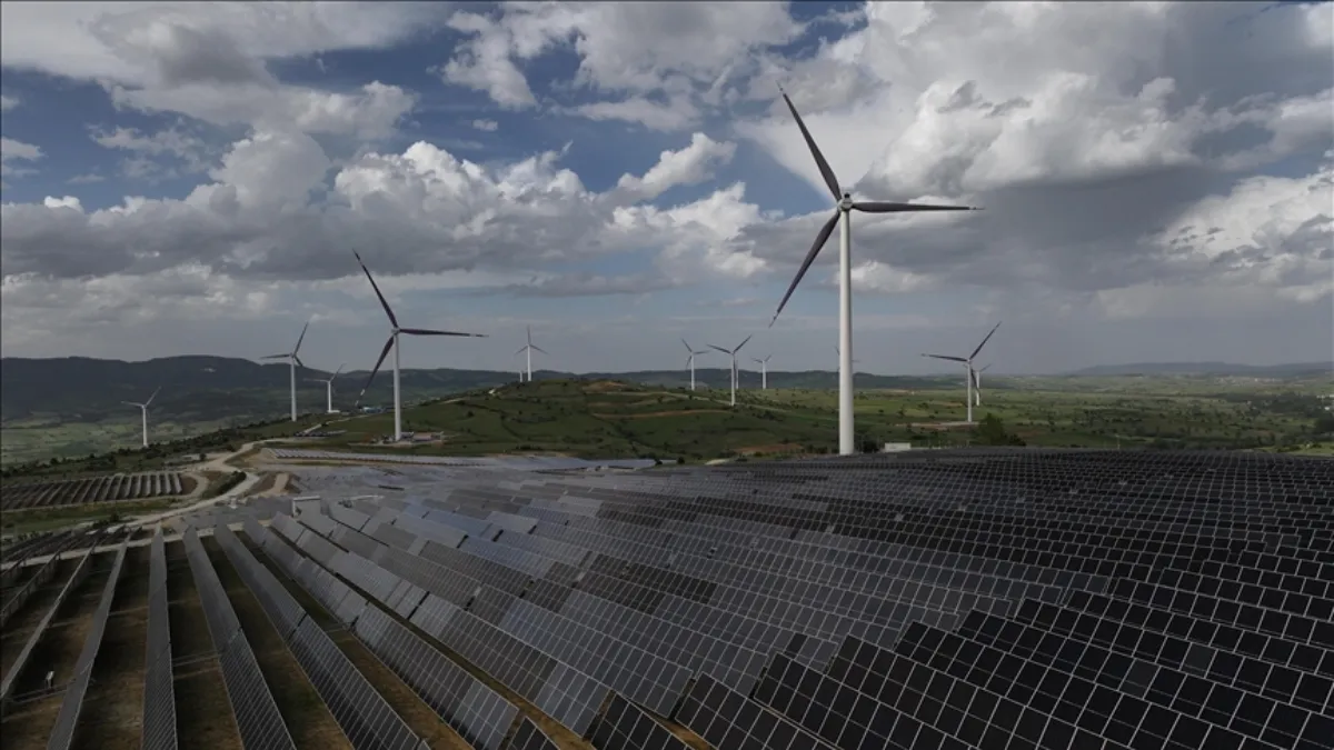 Ağustosta en fazla elektrik artışı güneş ve rüzgardan sağlandı