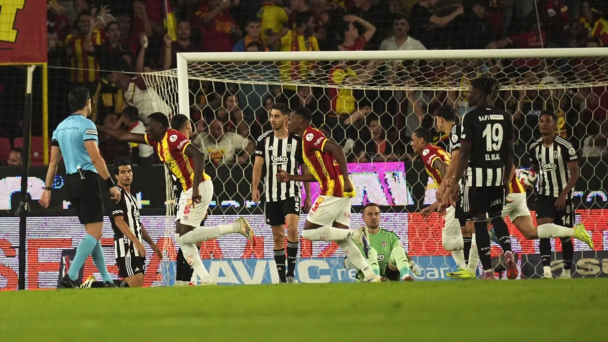 Beşiktaş İzmirde dağıldı!