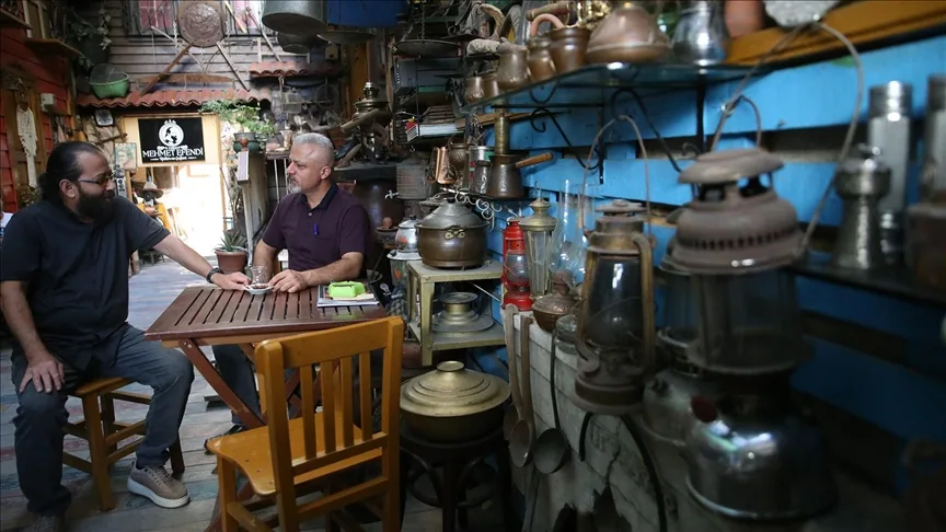 Ordu’da çay ocağında sergilenen eski eşyalar müşterilerin dikkatini çekiyor