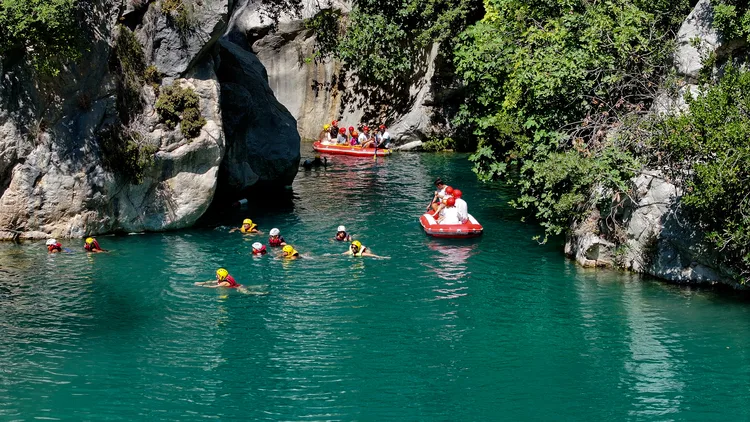 Göynük Kanyonu, yaz aylarında doğa ve macera tutkunlarının serin rotası oluyor