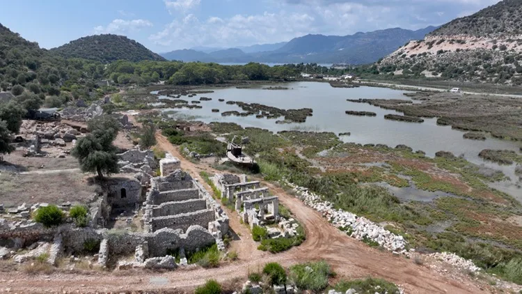 Akdeniz’in en büyük antik limanlarından Andriake’de dönem ticaretinin izleri ortaya çıkarılıyor