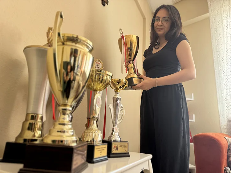 Milli satranççı Elif, hamlelerini “kadın büyükusta” hedefiyle yapıyor