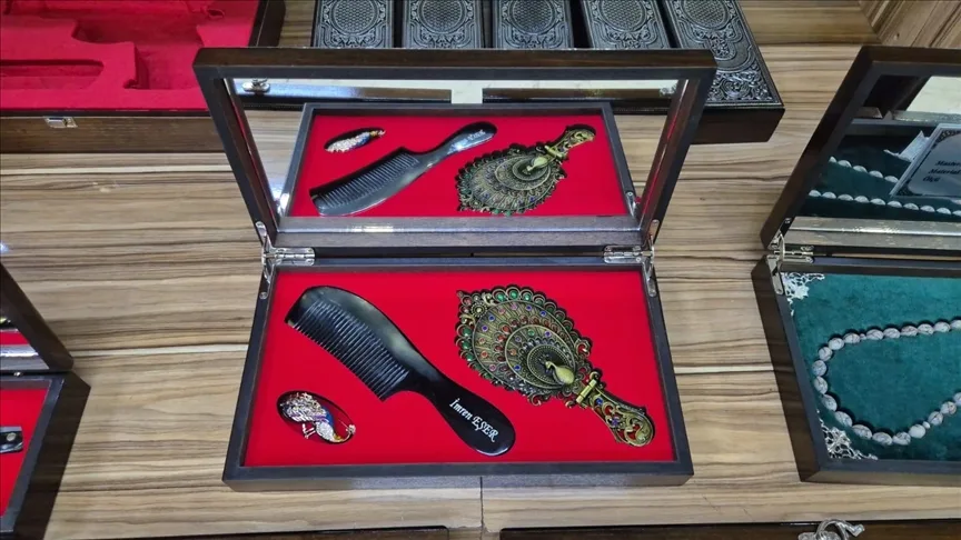 Devlet sanatçısı ahşap ustası, Sivas’ın el sanatlarına özel tasarımlarla değer katıyor