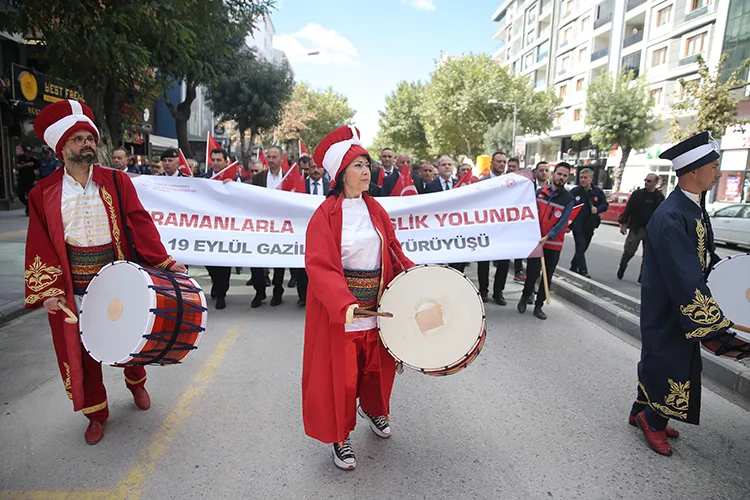 Davul sevgisi Ayşe Ezer’i mehter takımına taşıdı
