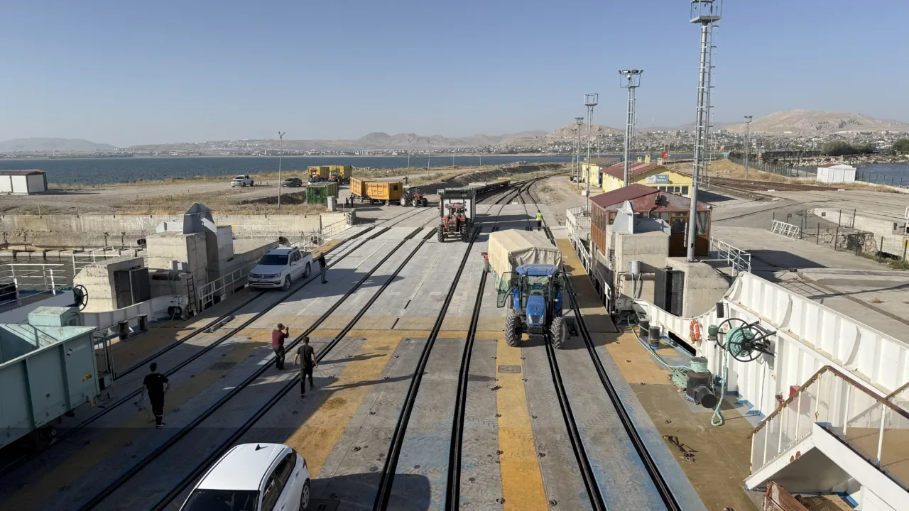 Van Gölü’nde Demiryolu Taşımacılığı