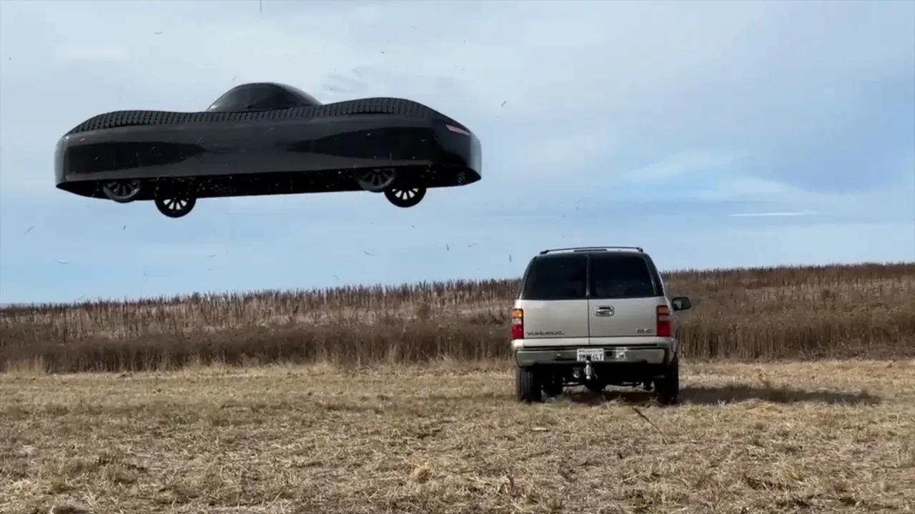 Dünyanın ilk uçan arabası Silikon Vadisi’ndeki test operasyonlarına başlıyor.