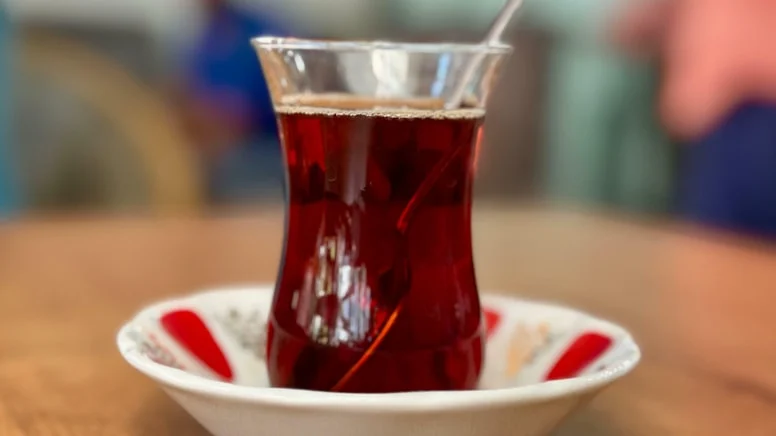 Bu yüzden günde 10 fincan çay içmeliyiz