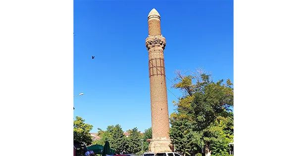 Türkiye’nin Pisa Kulesi Eğri Minare 800 Yaşında