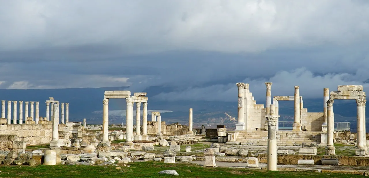 Tarih Ve Medeniyetin İzleri: Laodikya Antik Kenti