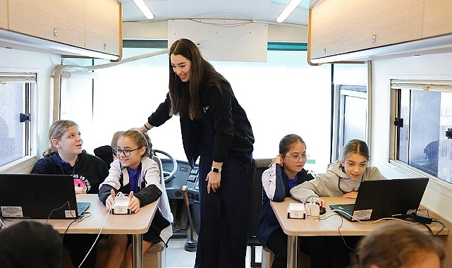 Deniztemizturmepa Mavi Nefes Eğitim Otobüsü Ayvalık’ta