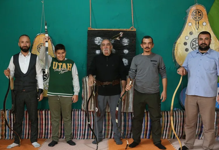 Geleneksel Türk okçuluğunu yaşatmak için yeni sporcular yetiştiriyor