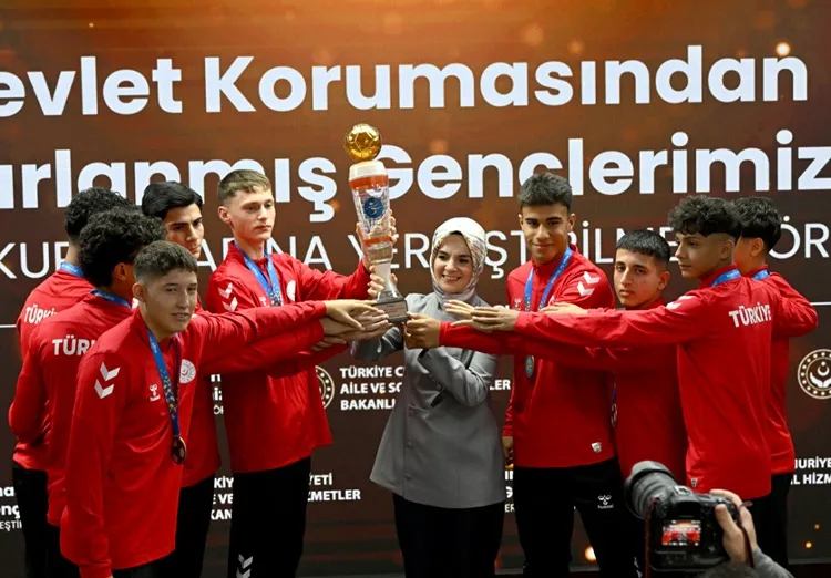 Bakan Göktaş: Devletimizin kanatları altındaki çocuklarımızı 85 milyon vatandaşımızın ortak evladı olarak görüyoruz