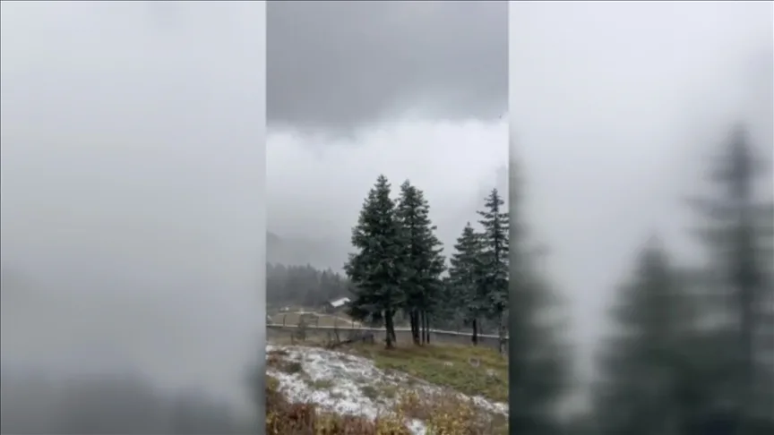 Ilgaz Dağı’na mevsimin ilk karı düştü