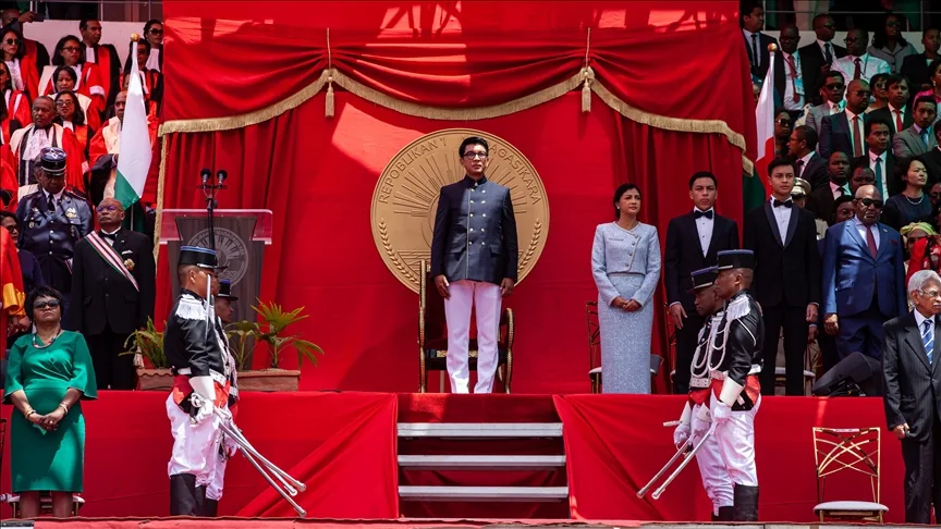 Madagaskar’da Cumhurbaşkanı Rajoelina’nın Fransız askeri uçağıyla ülkeyi terk ettiği iddia edildi