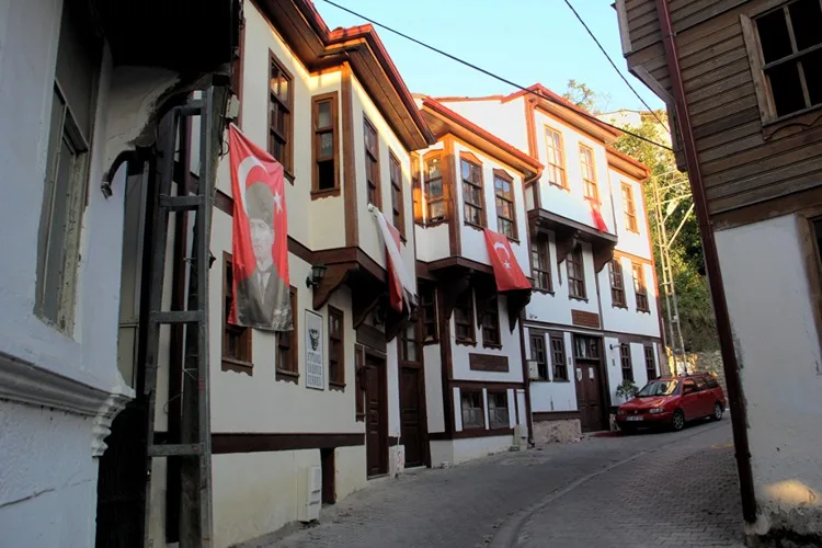 Sinop’un tarihe tanıklık etmiş yapıları restore edilerek turizme kazandırılıyor