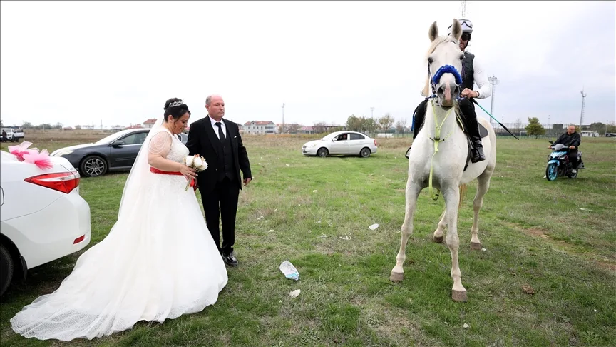 Kırklareli’nde atlı “düğün koşusu” geleneği 20 yıl sonra canlandırıldı