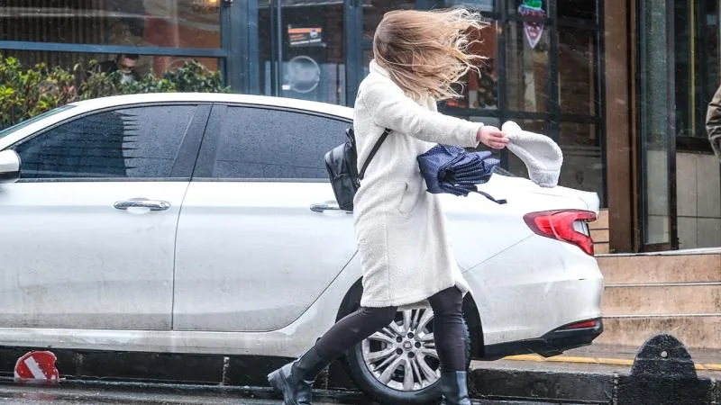 55 il için “turuncu” ve “sarı” uyarı: Kuvvetli yağış ve fırtınaya dikkat