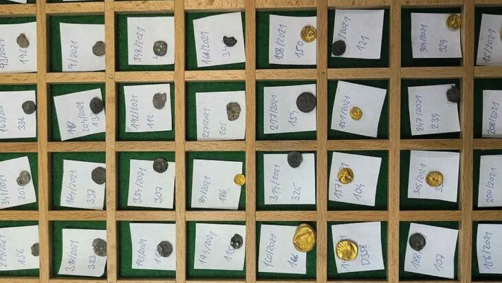 Çek Cumhuriyeti’nde Kelt Paralarının Keşfi Bilinmeyen Bir Kelt Yerleşimini Ortaya Çıkardı
