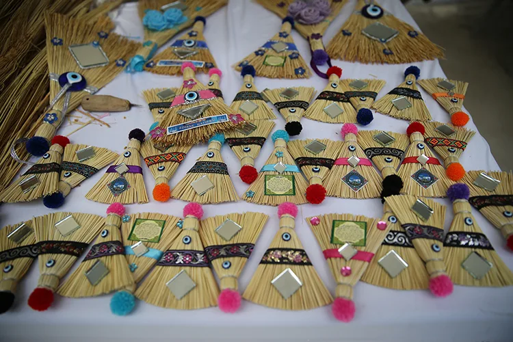 Edirneli süpürge ustaları, mesleği geleceğe taşıyacak çırak bulamıyor