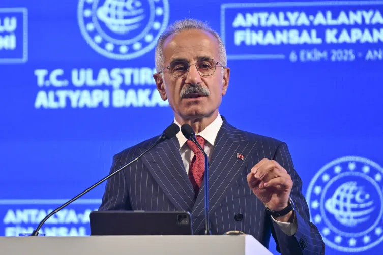 Bakan Uraloğlu: Antalya-Alanya Otoyolu ile yolculuk 36 dakikaya inecek