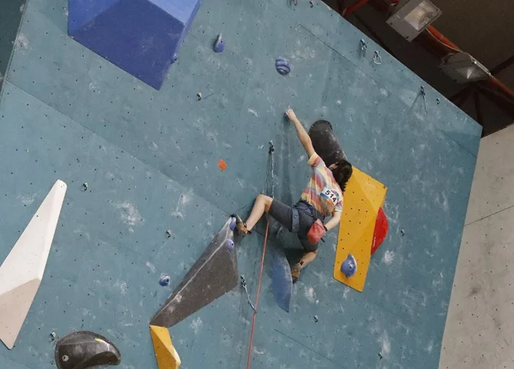 Olimpiyat hedefleyen spor tırmanışçısı Yağmur’a “fizyoterapist anne” desteği