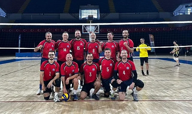 Ege Üniversitesi Voleybol Takımı adını finallere yazdırdı