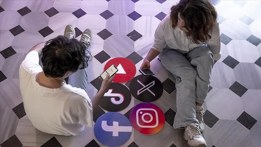 Sosyal medyadaki “muhteşem hayatlar” gençlerde yetersizlik hissini tetikliyor