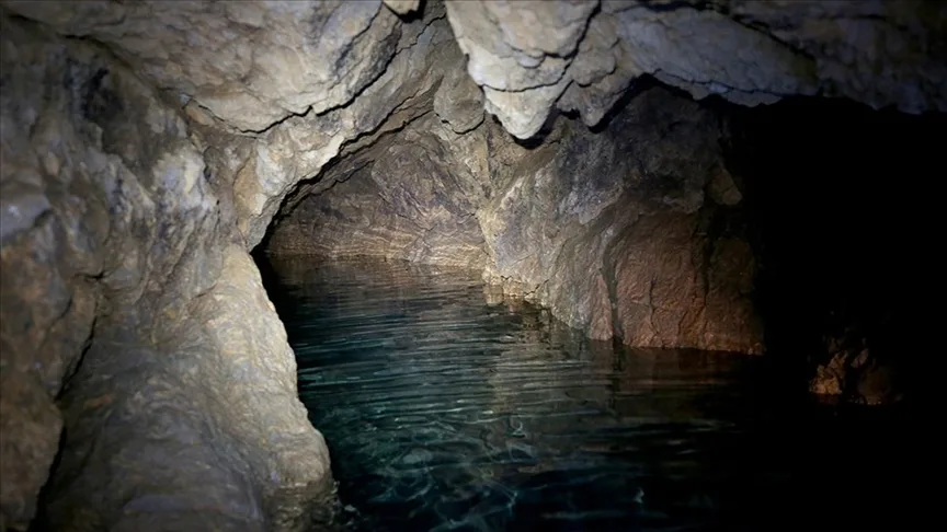 Kayseri’de kuruyan şelalede mağara ve su dolu 6 galeri keşfedildi