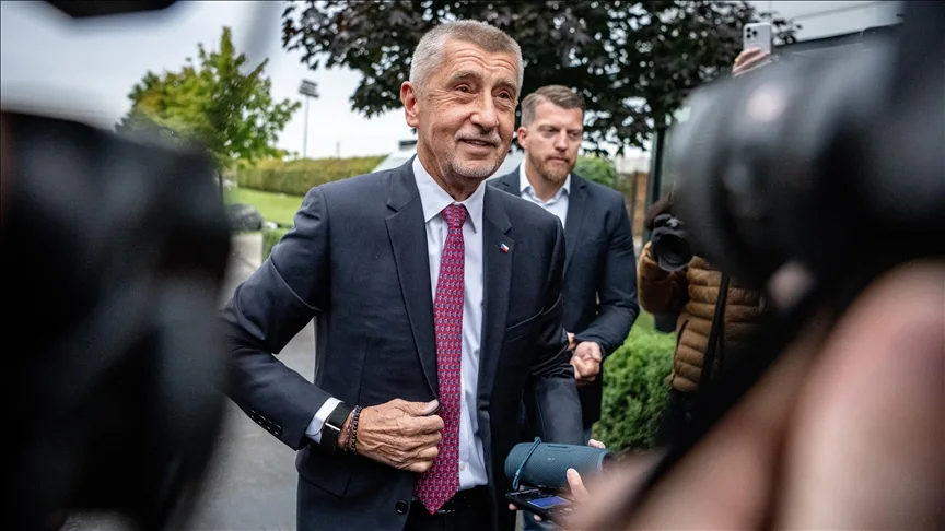 Çekya’daki genel seçimi eski Başbakan Babis’in popülist partisi ANO önde tamamladı