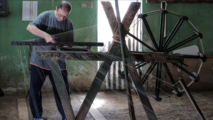 Bursalı devdah, yoğun efor isteyen sanatını ömrünün sonuna kadar yaşatmak istiyor