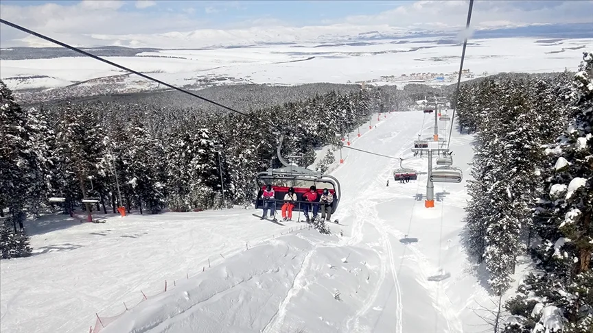 Sarıkamış Kayak Merkezi sezonu açmak için artık kar yağışını beklemeyecek