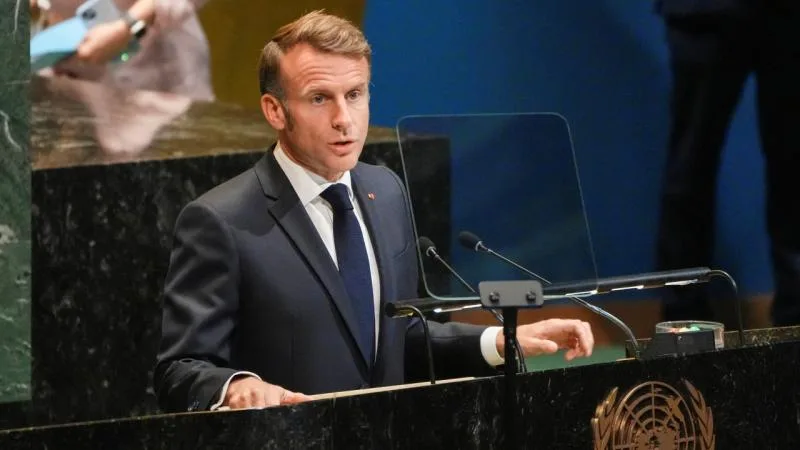Fransa’da siyasi kriz derinleşiyor: Macron’a erken seçim ya da istifa çağrısı