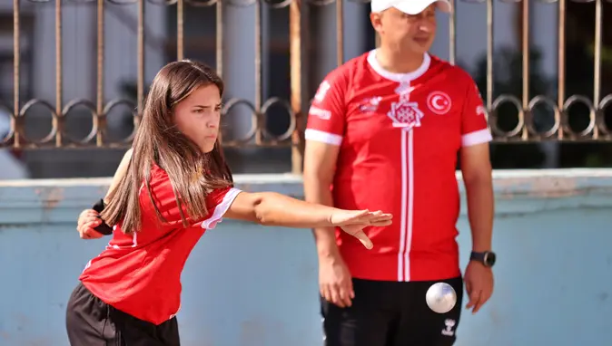 Dünya üçüncüsü Yağmur şampiyonluk hedefliyor