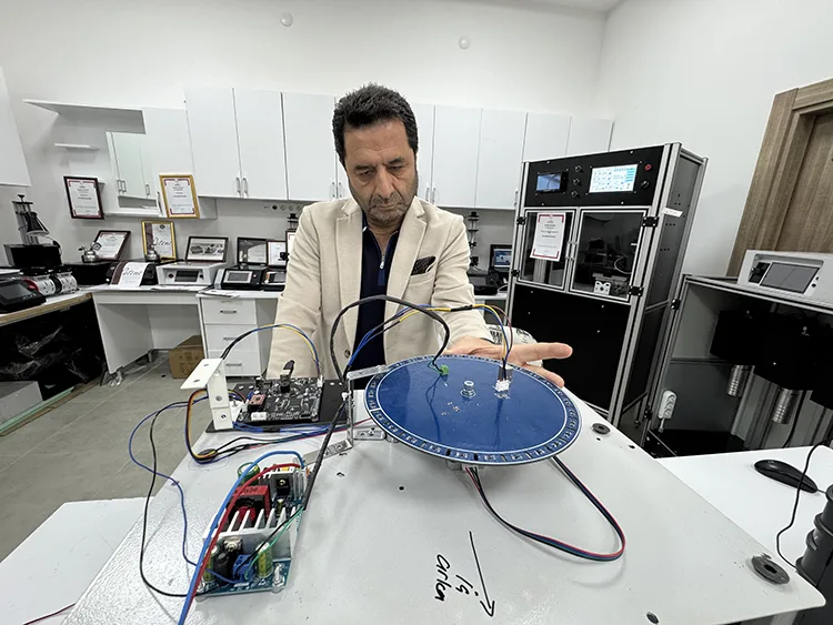 Elazığlı profesör geliştirdiği yüksek teknolojili 45 cihazla dünya pazarına açıldı