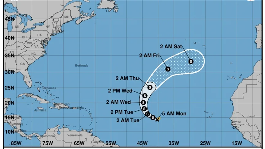 Atlas Okyanusu’nda “Lorenzo” tropik fırtınası oluştu