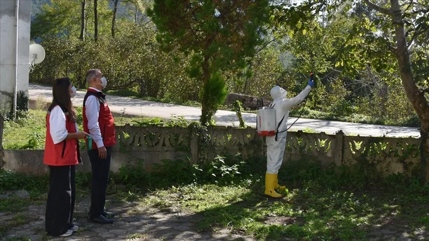 Tarım ve Orman Bakanlığının kahverengi kokarca zararlısına karşı mücadelesi sürüyor