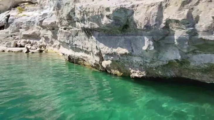 Türkiye’de Atatürk Barajı’nın Suları Altında 12.000 Yıllık Kaya Oymaları Bulundu