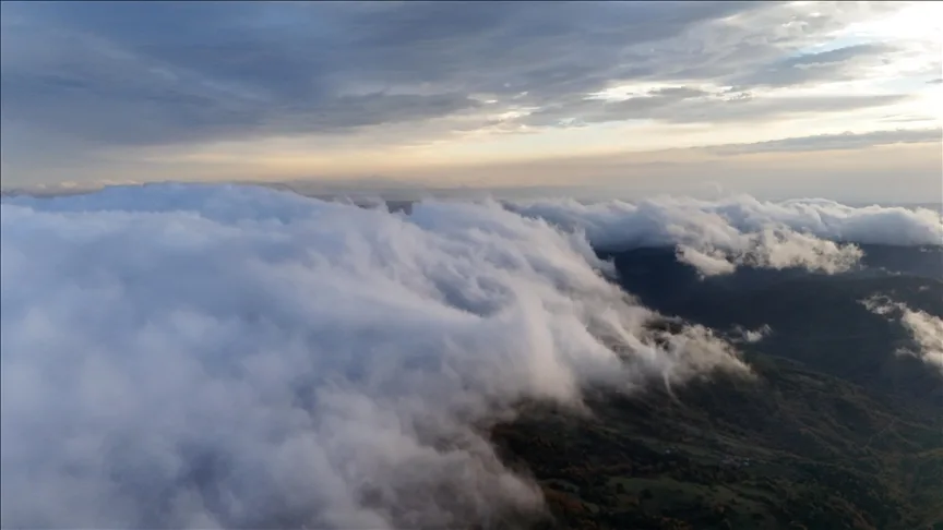 Samsun’da 1650 rakımlı Dürtmen Dağı’ndaki “sis denizi” dronla görüntülendi