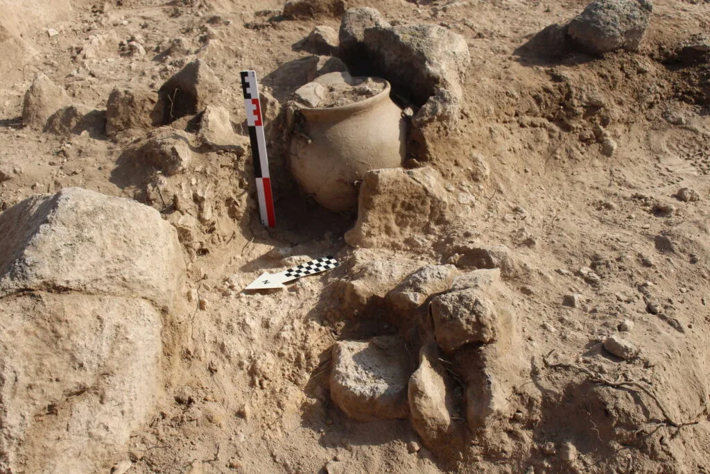 Ermenistan’daki Antik Urartu Kalesinde 2500 Yıllık Gizemli Bir İdol Keşfedildi