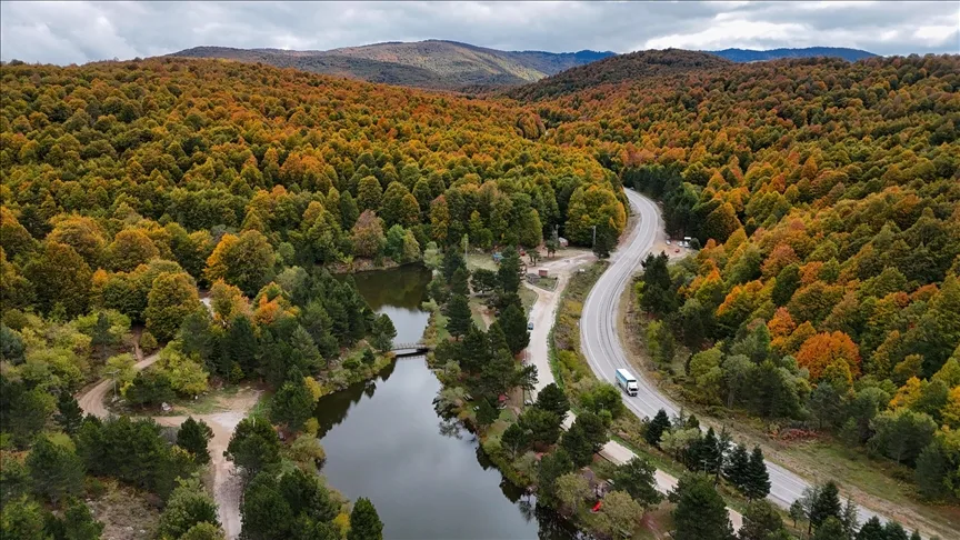 Domaniç Dağları sonbaharın renklerine büründü