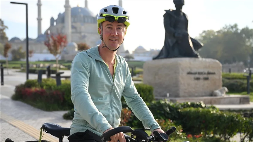 Çocukluk arkadaşı anısına Edinburgh’dan İstanbul’a bağış toplamak amacıyla seyahat ediyor