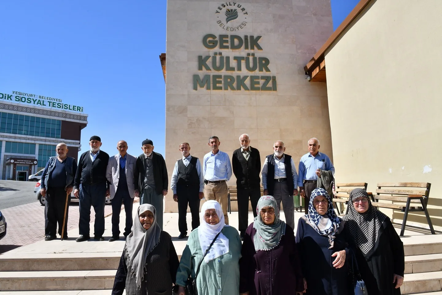Yeşilyurt Belediyesi, Yaşlılar Gününde Büyüklerini Unutmadı!