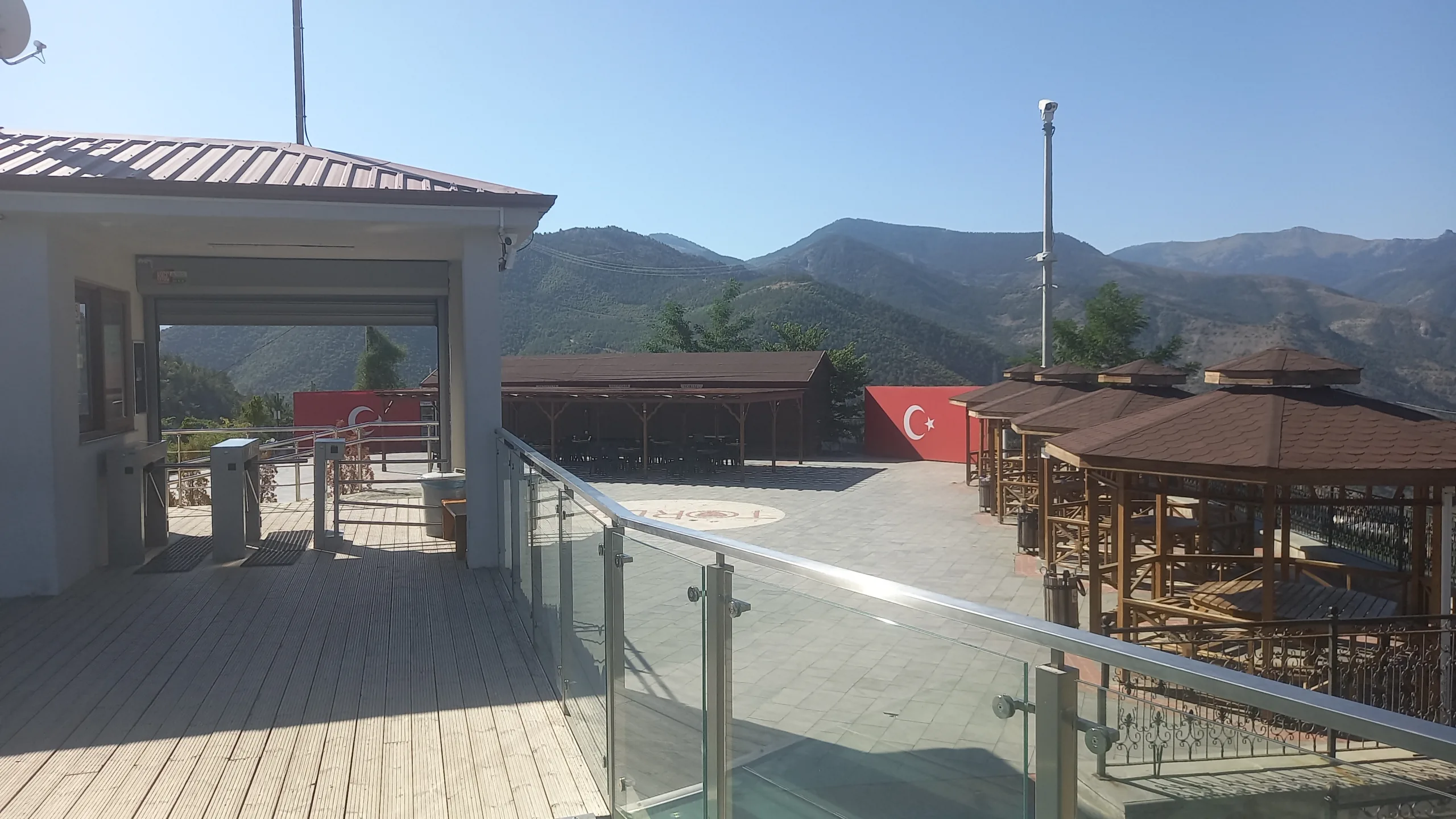 Torul Kalesi Ve Cam Seyir Terası